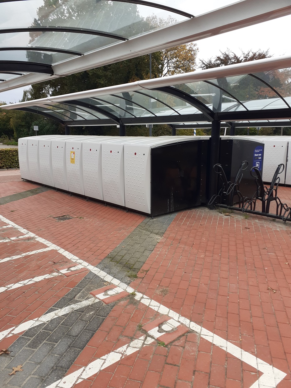 Rover Drenthe start petitie voor meer fietskluizen op station Beilen