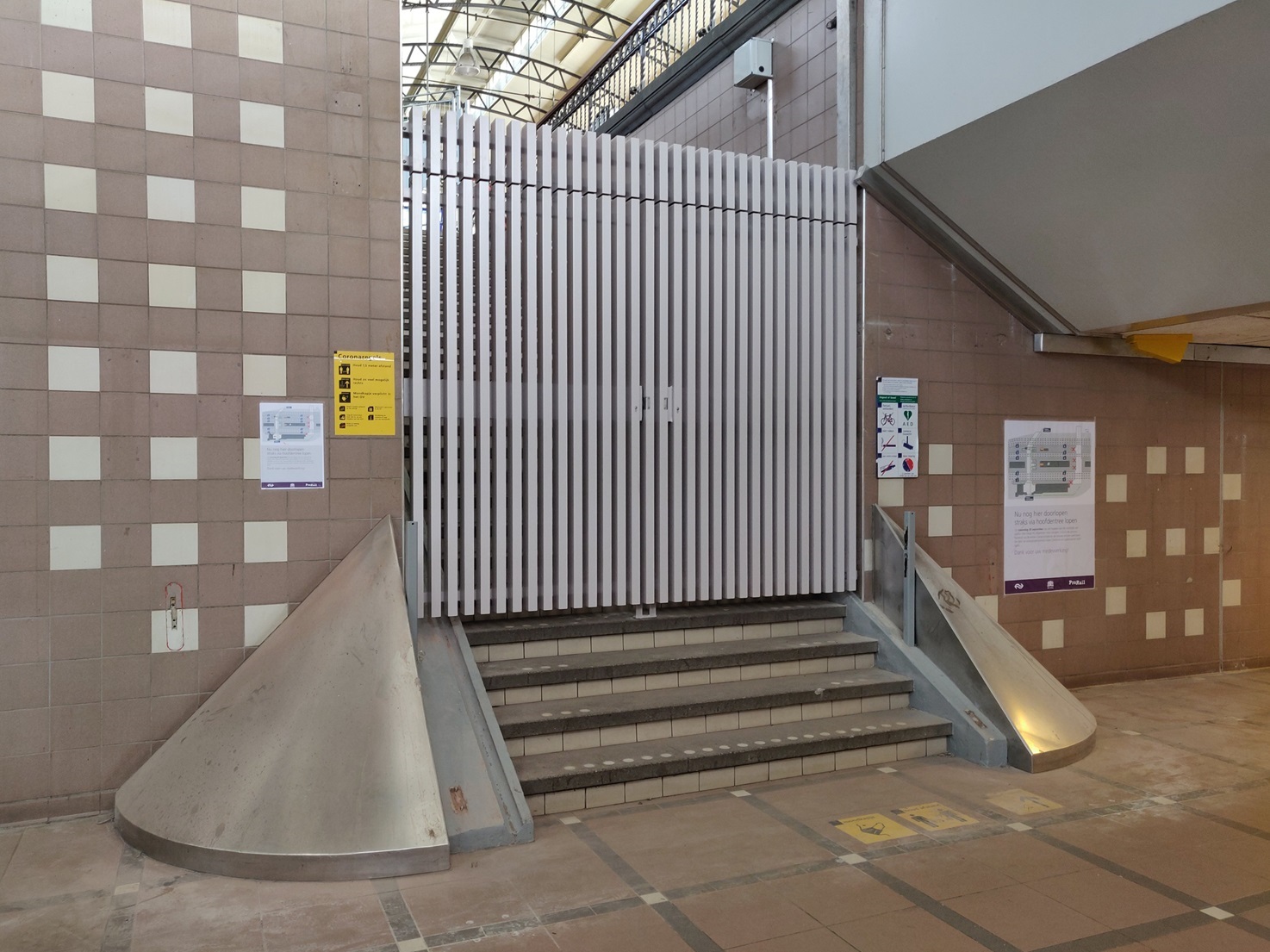 “Verwijder niet de roltrappen op station Den Haag HS!”