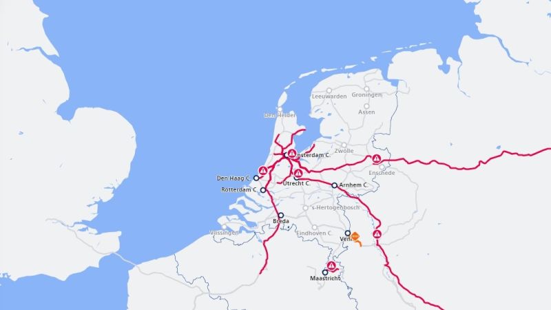 Verstoring ProRail: Reizigers gestrand
