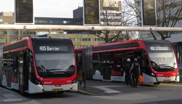 Bussen op station