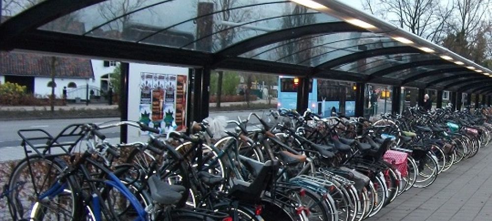 Fietsenstalling bij station